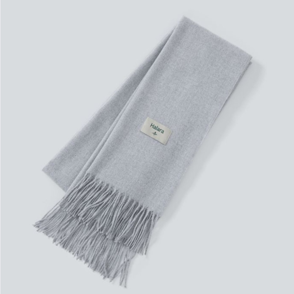 Gray knit scarf - unworn!